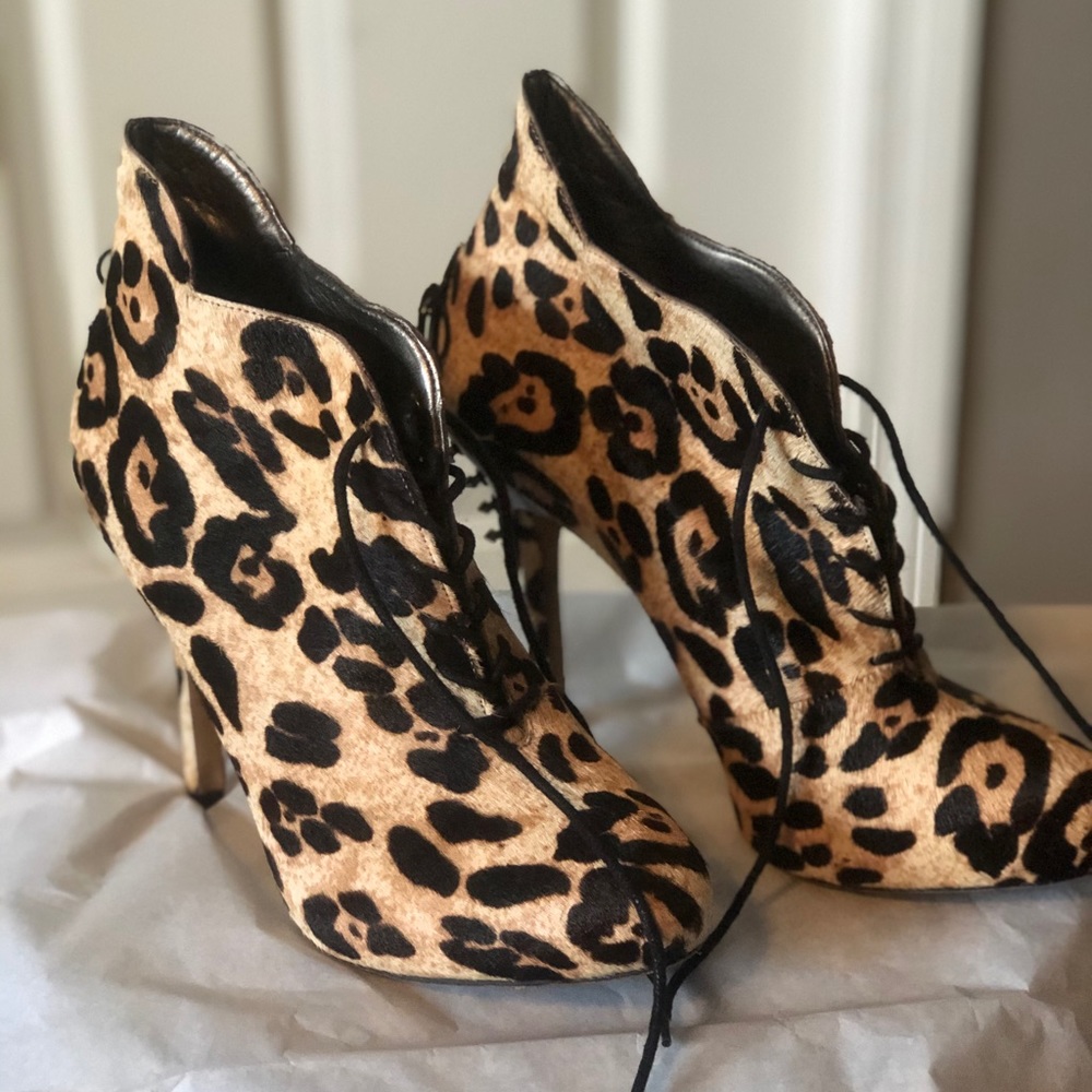 Sam Edelman Leopard poney hair  lace ip booties